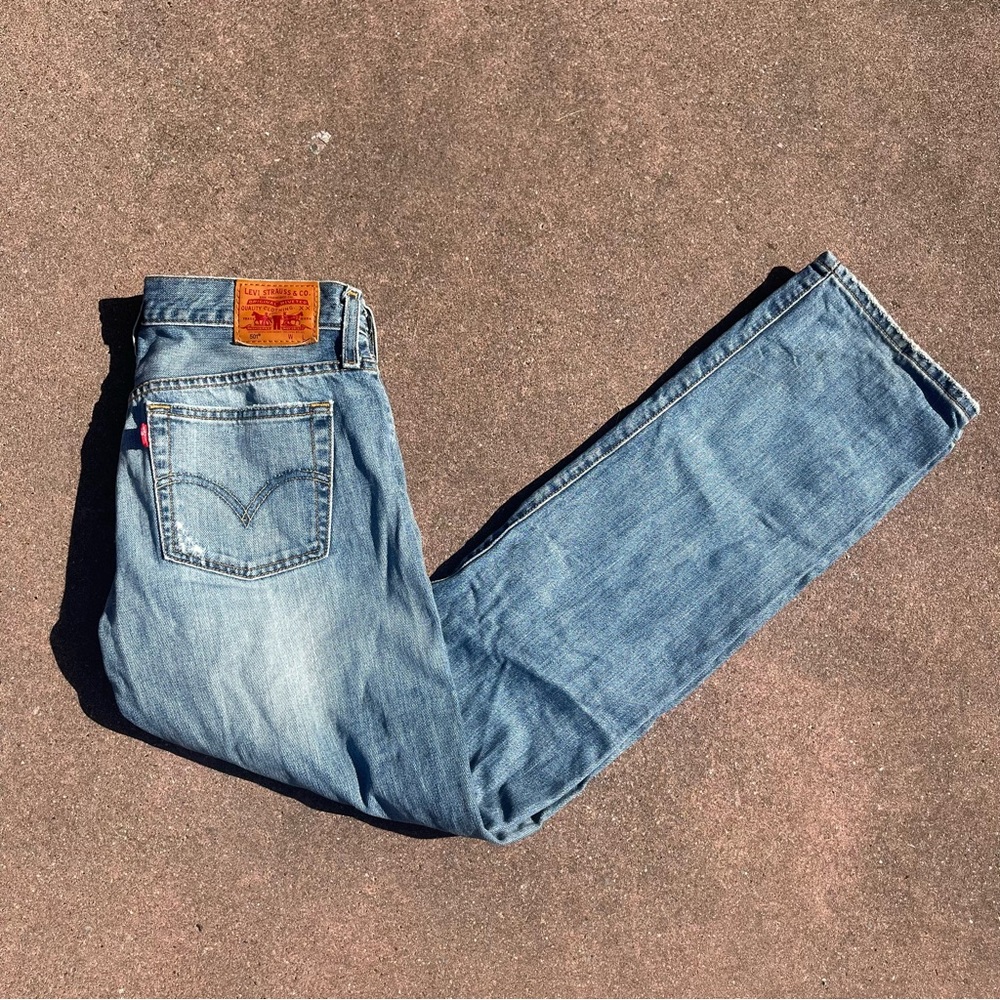 Distressed Levi 501 Jeans